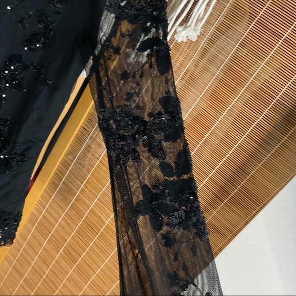 WHBM SEQUINED FLOWER BLOUSE - DNU Size XS Black - Picture 6 of 11